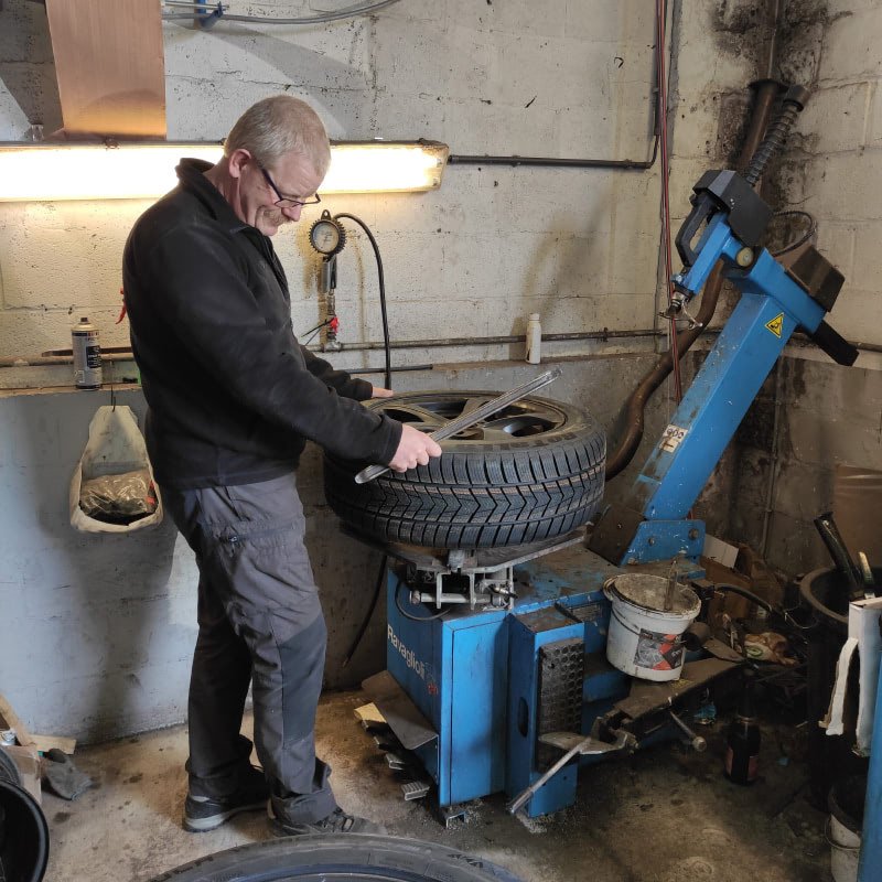 Montage et démontage de pneus